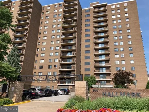 200 N Pickett Street N Unit 1515, Alexandria, VA MLS: VAAX2042564