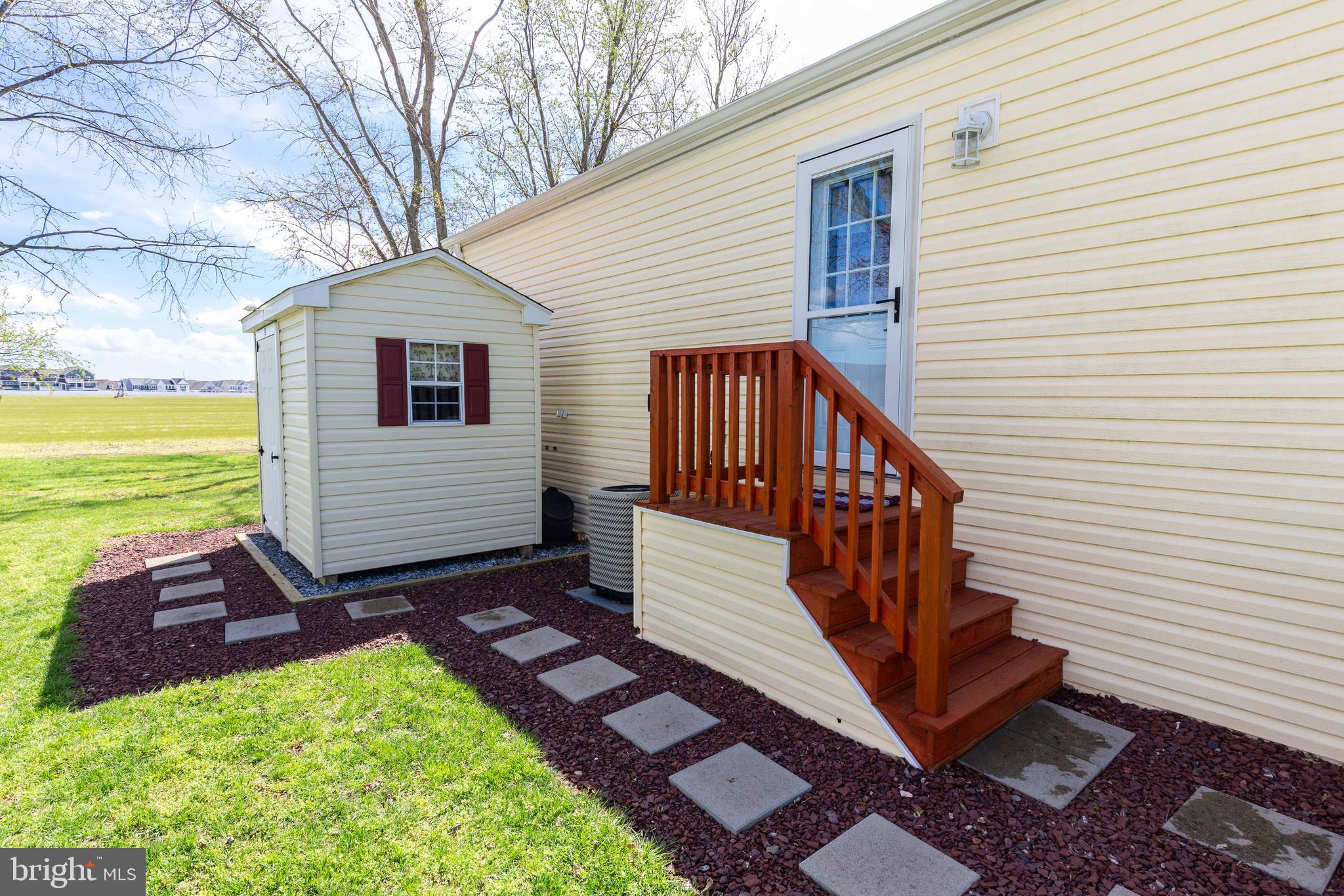 WHISPERING PINE MHP - Residential