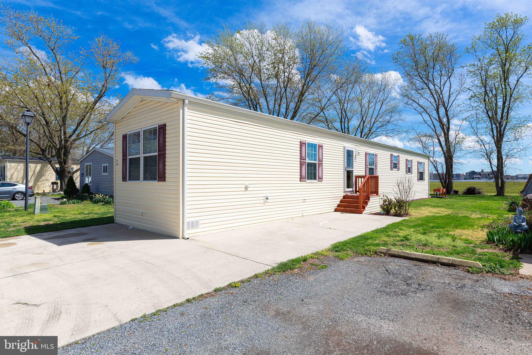 WHISPERING PINE MHP - Residential