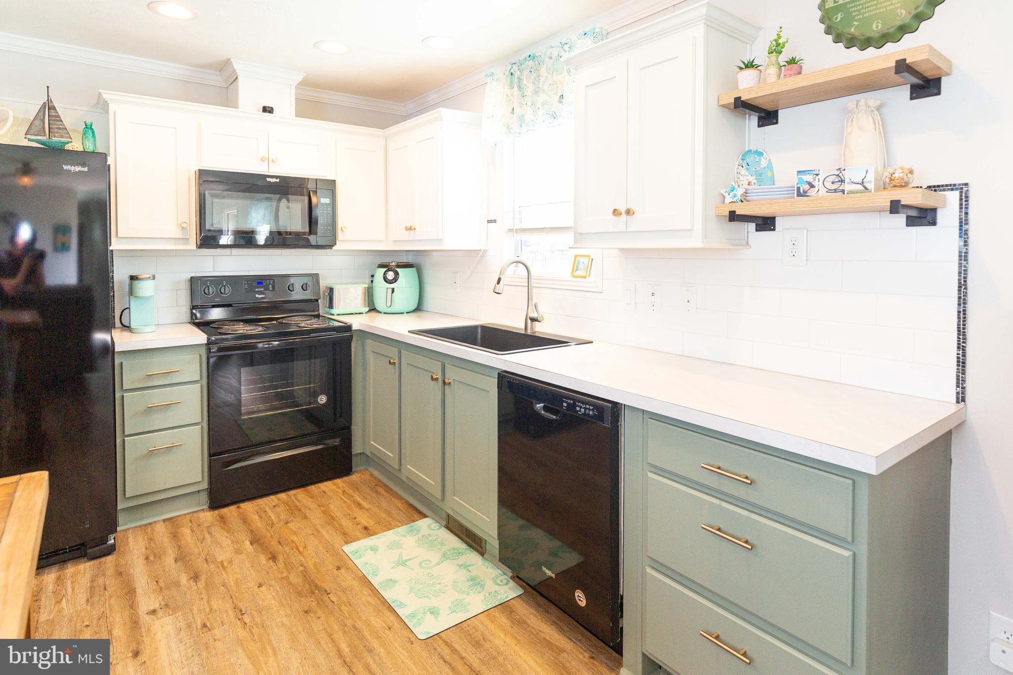 WHISPERING PINE MHP - Residential