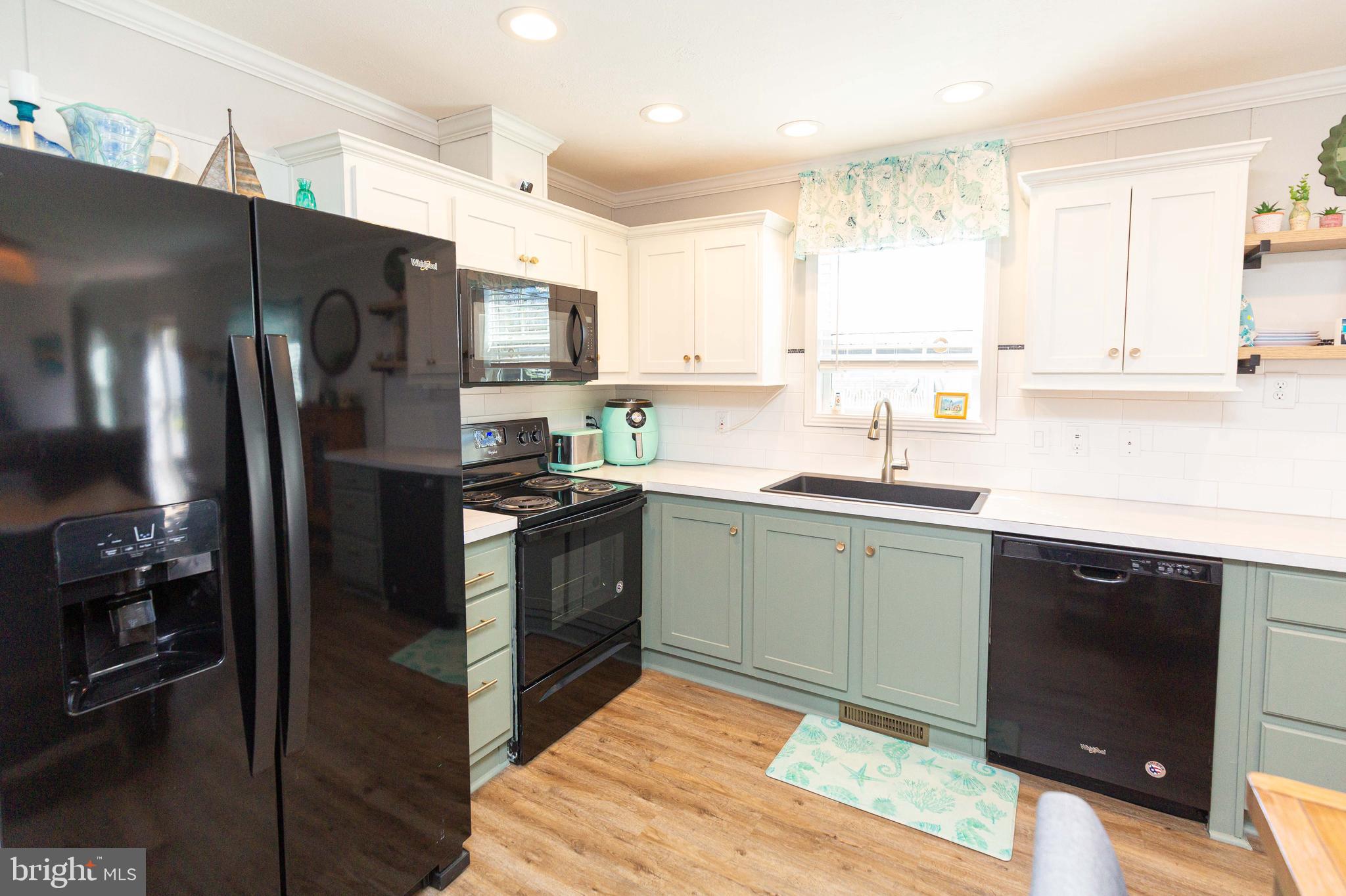 WHISPERING PINE MHP - Residential
