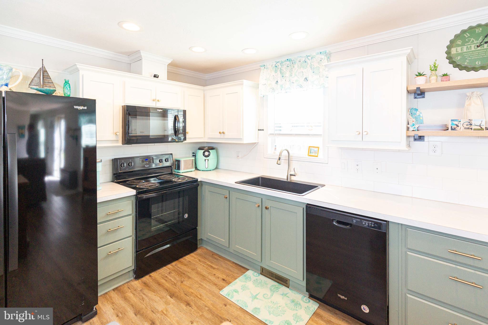 WHISPERING PINE MHP - Residential