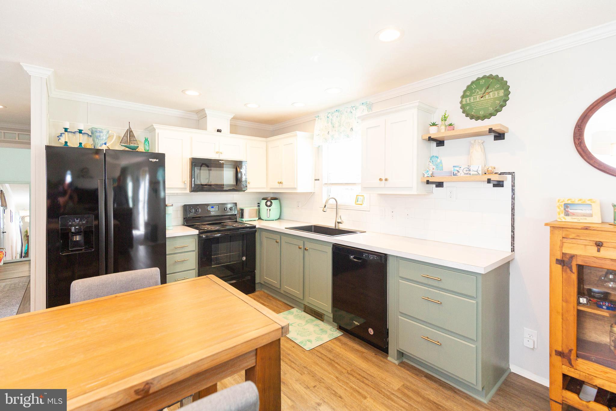WHISPERING PINE MHP - Residential