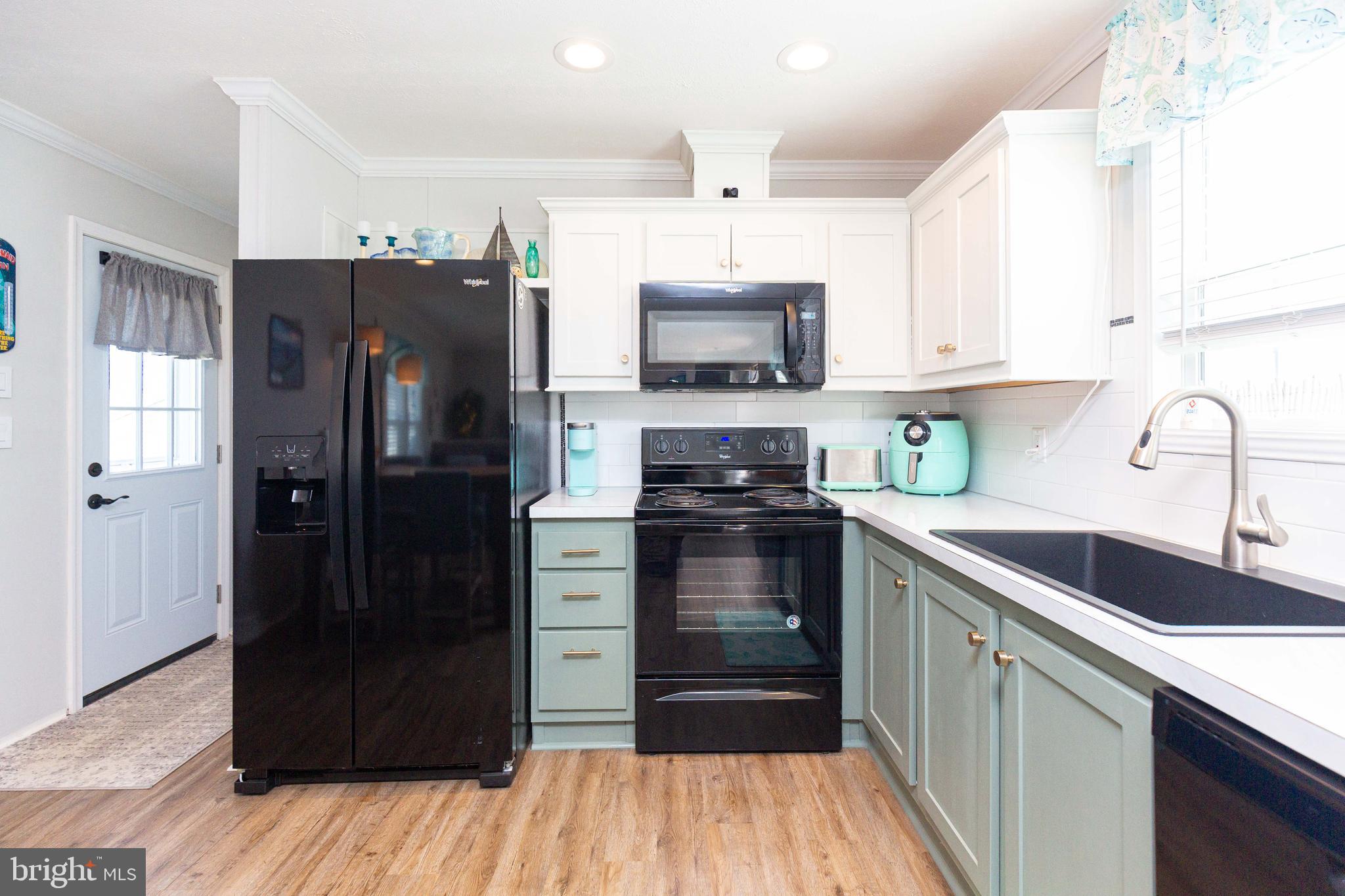 WHISPERING PINE MHP - Residential