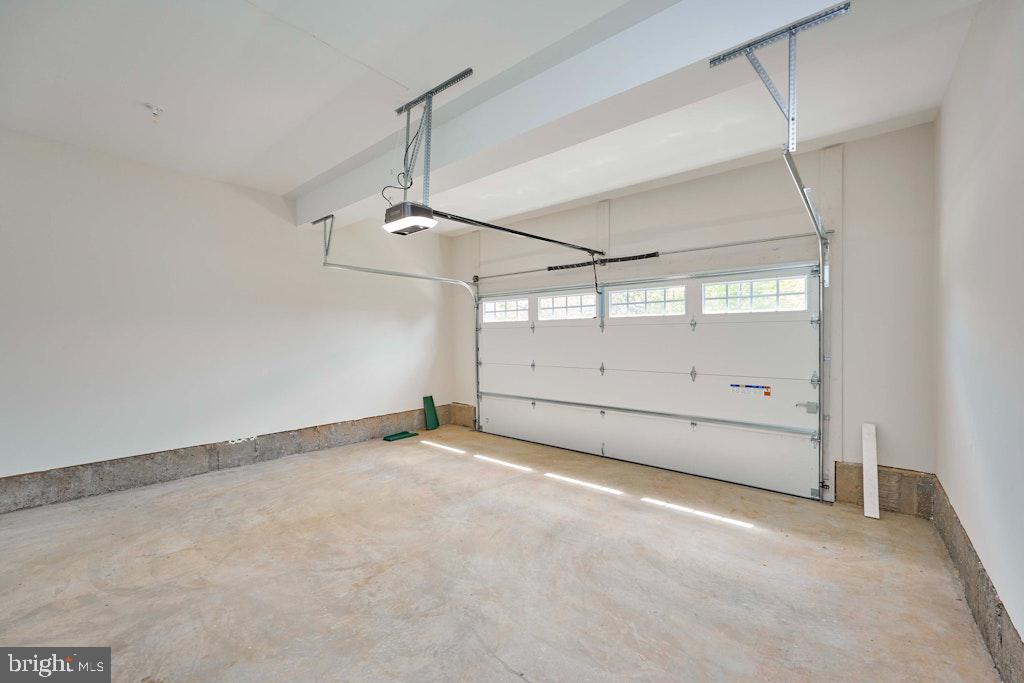 CHARLES W LEE SR ESTATES - Residential