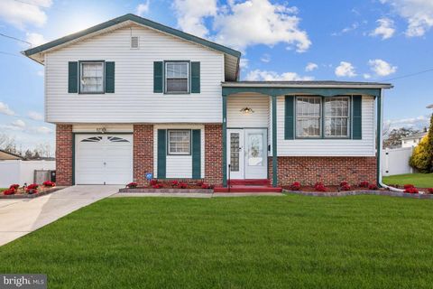 2211 CHESTNUT HILL DRIVE CINNAMINSON NJ 08077