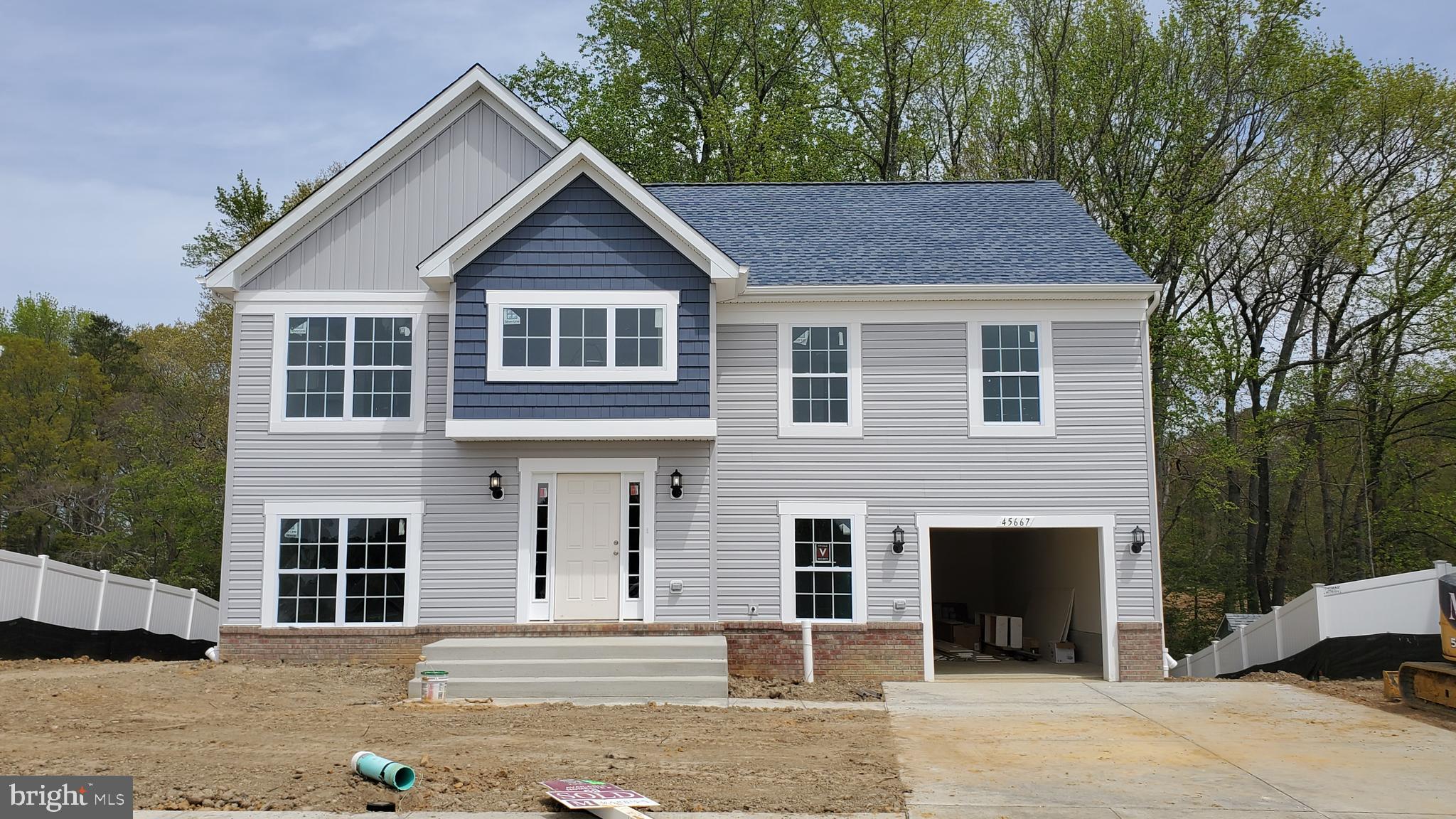 ELIZABETH HILLS - Residential