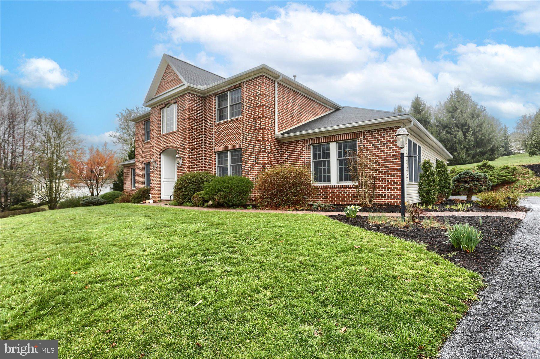 1068 DERRY WOODS DRIVE