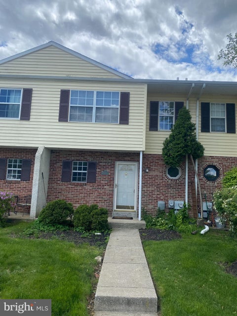 Townhouse For Rent - 112 Chester Court<br/> DOWNINGTOWN, PA 19335