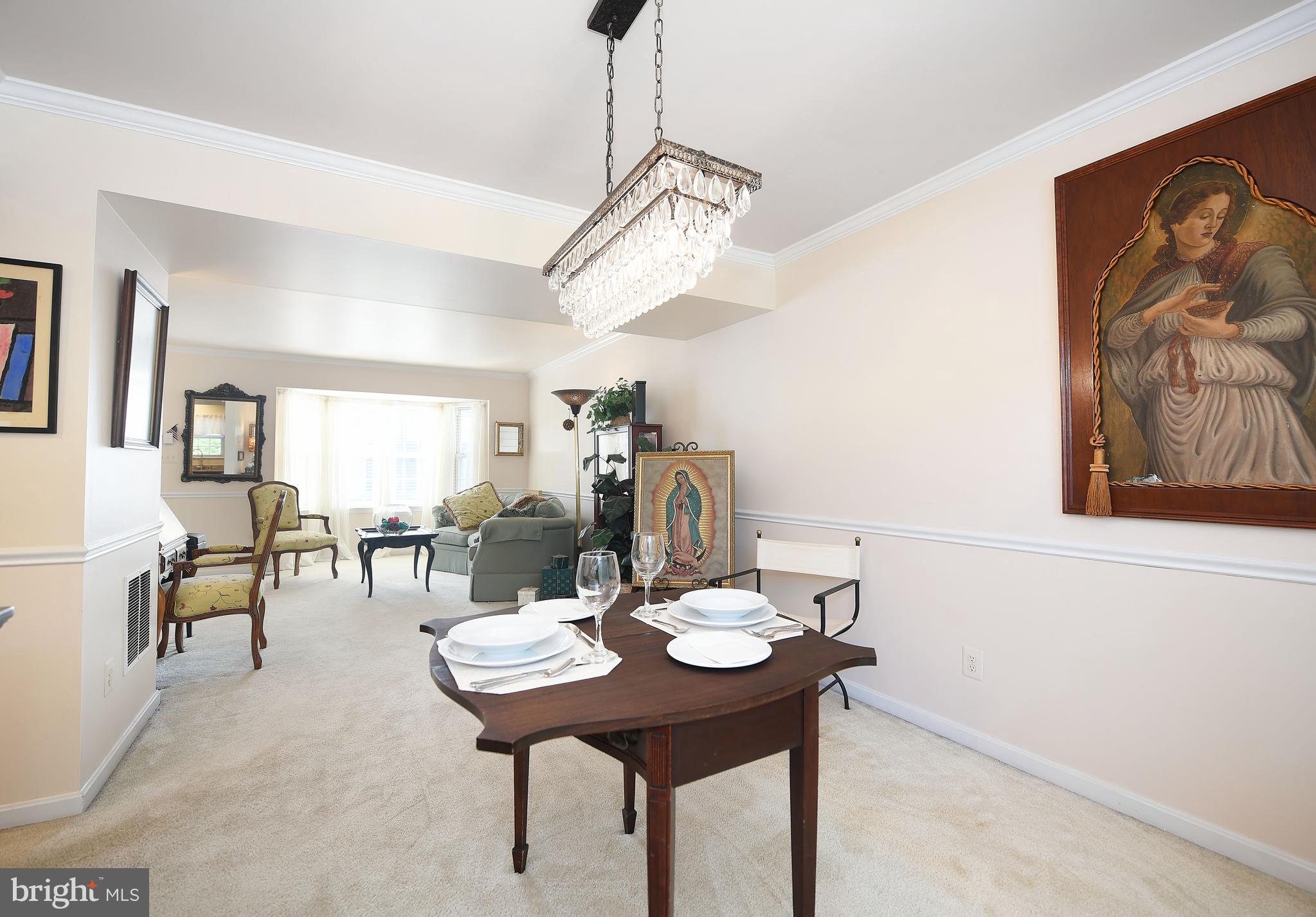 CONSTANT FRIENDSHIP - Residential