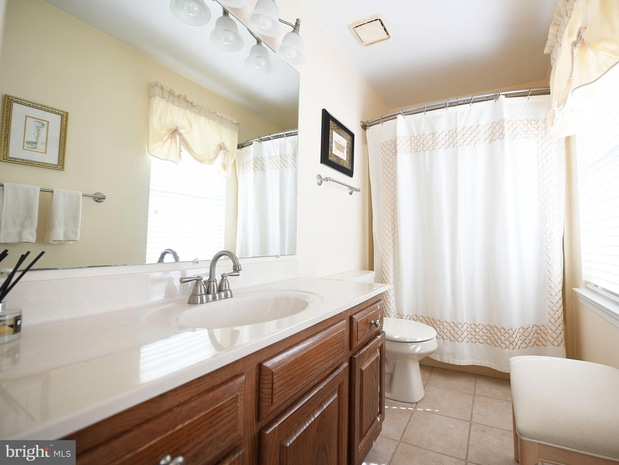 CONSTANT FRIENDSHIP - Residential