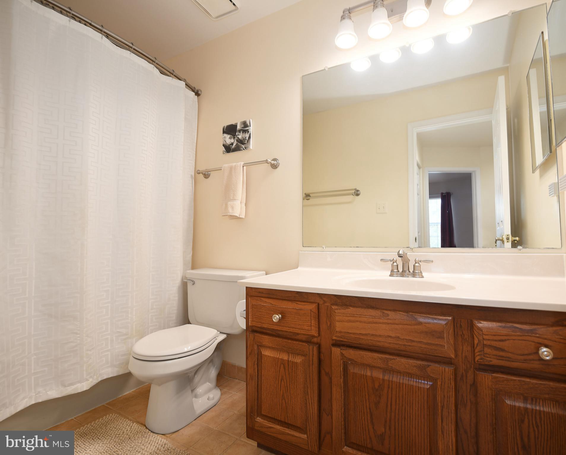 CONSTANT FRIENDSHIP - Residential