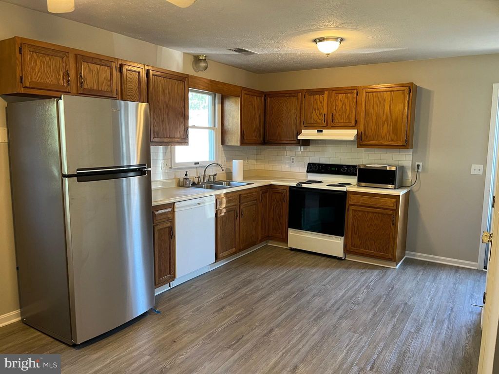 Photo of 162 S Marshall Street, STRASBURG, VA 22657 (MLS # VASH2012926)