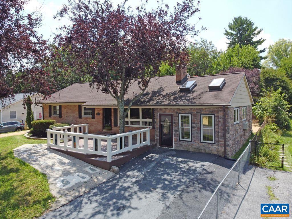 114 LAMBERT ST