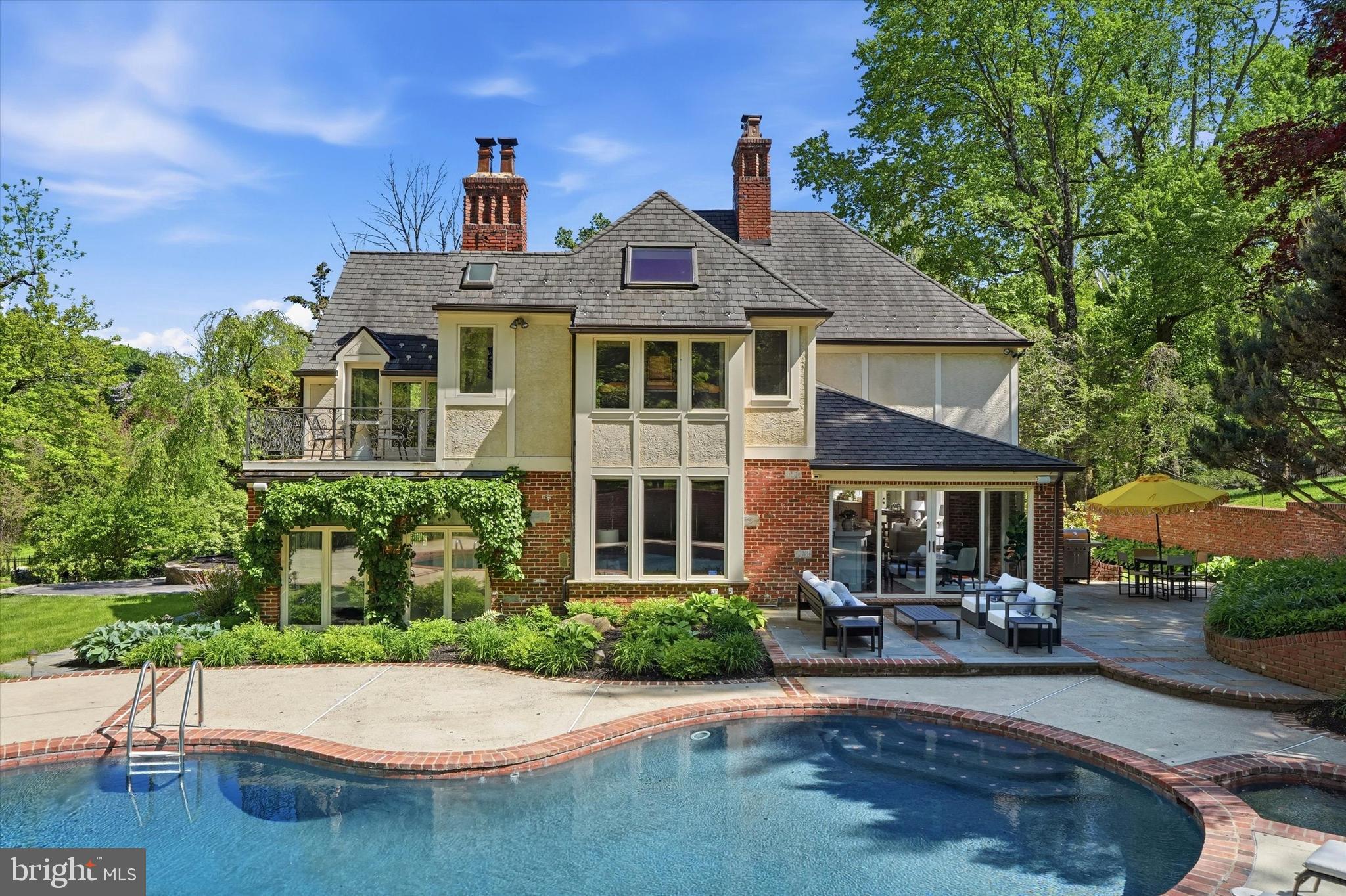 1100 GREEN VALLEY ROAD