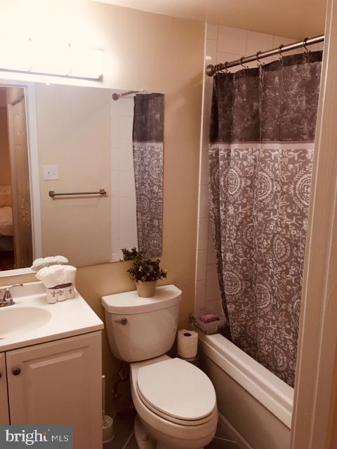 CHRISTOPHER COURT - Residential