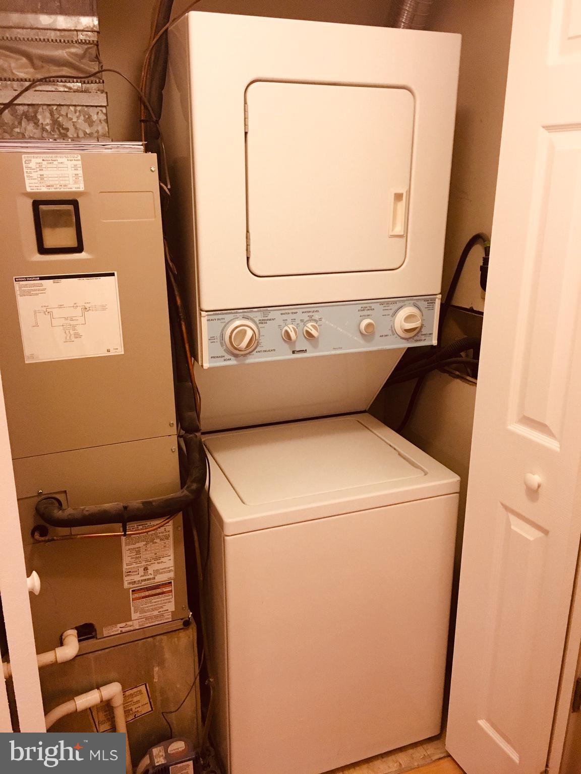 CHRISTOPHER COURT - Residential