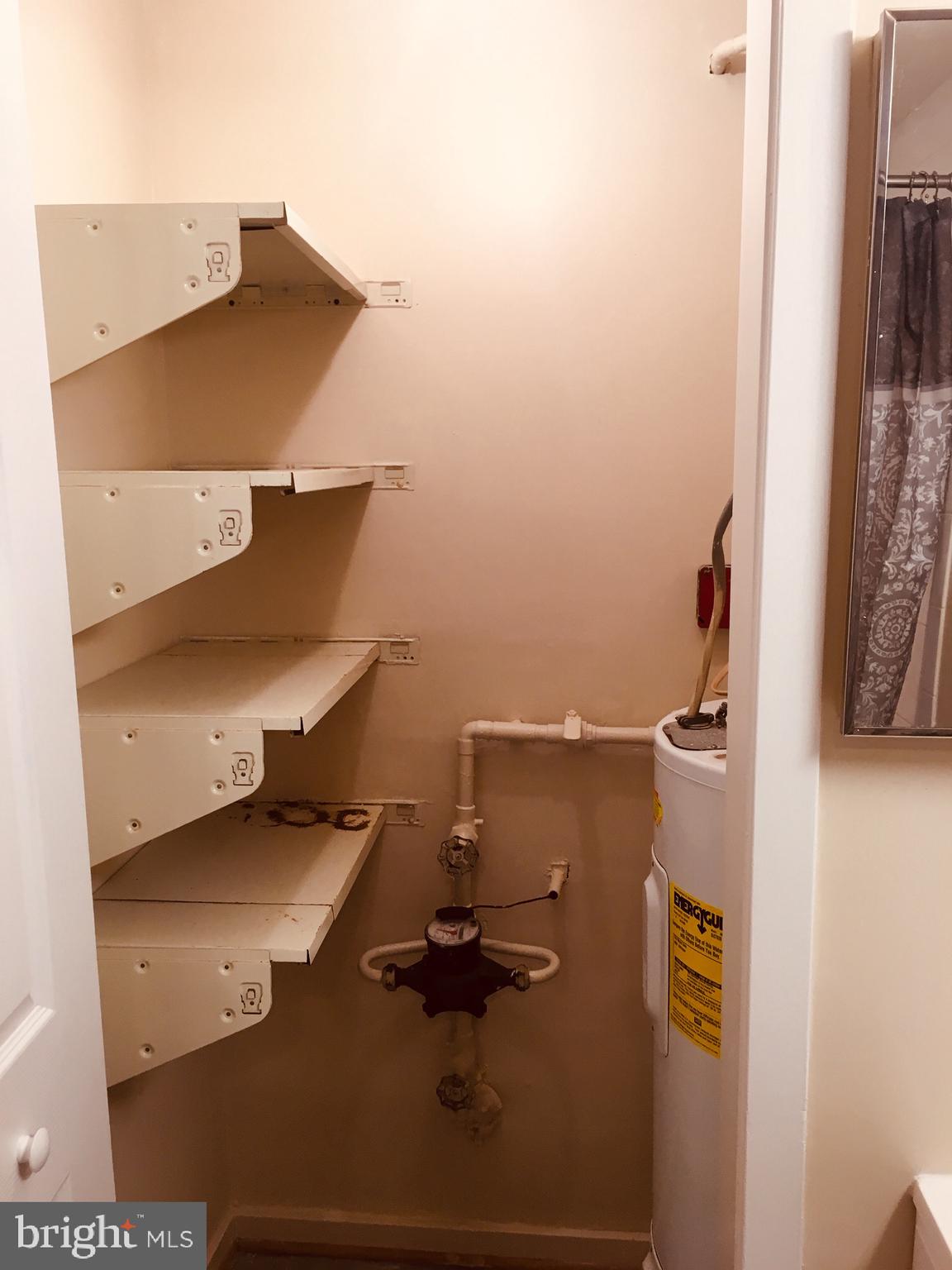 CHRISTOPHER COURT - Residential