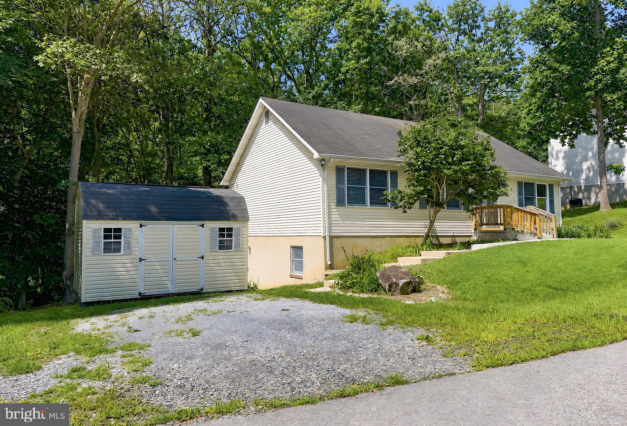8433 SAILBOAT LANE