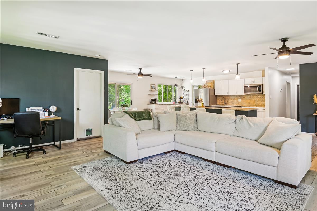 SUNRISE BEACH - Residential