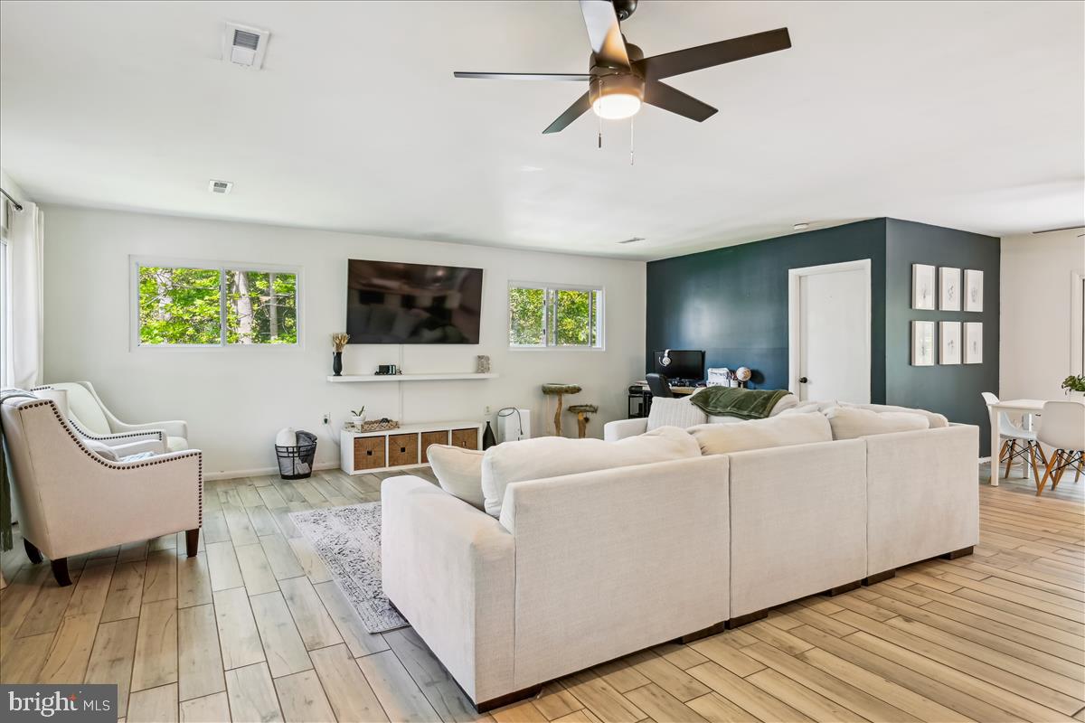 SUNRISE BEACH - Residential