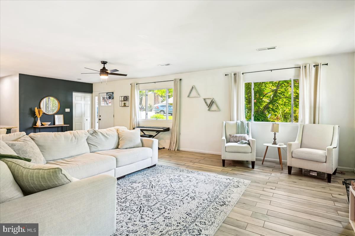 SUNRISE BEACH - Residential