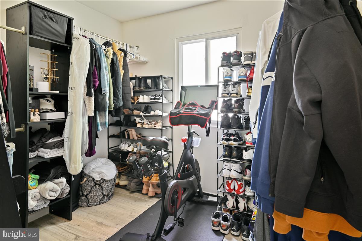 SUNRISE BEACH - Residential