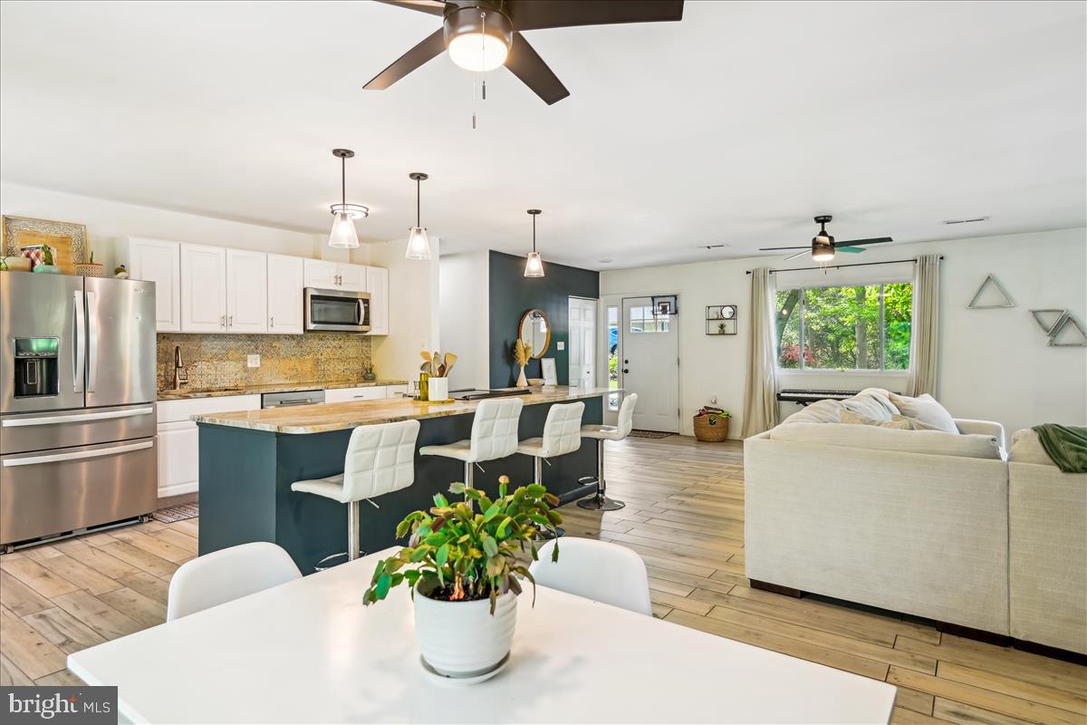 SUNRISE BEACH - Residential