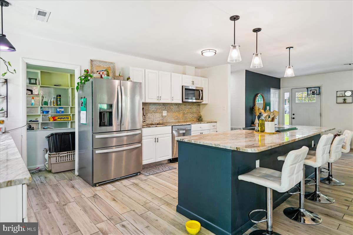 SUNRISE BEACH - Residential