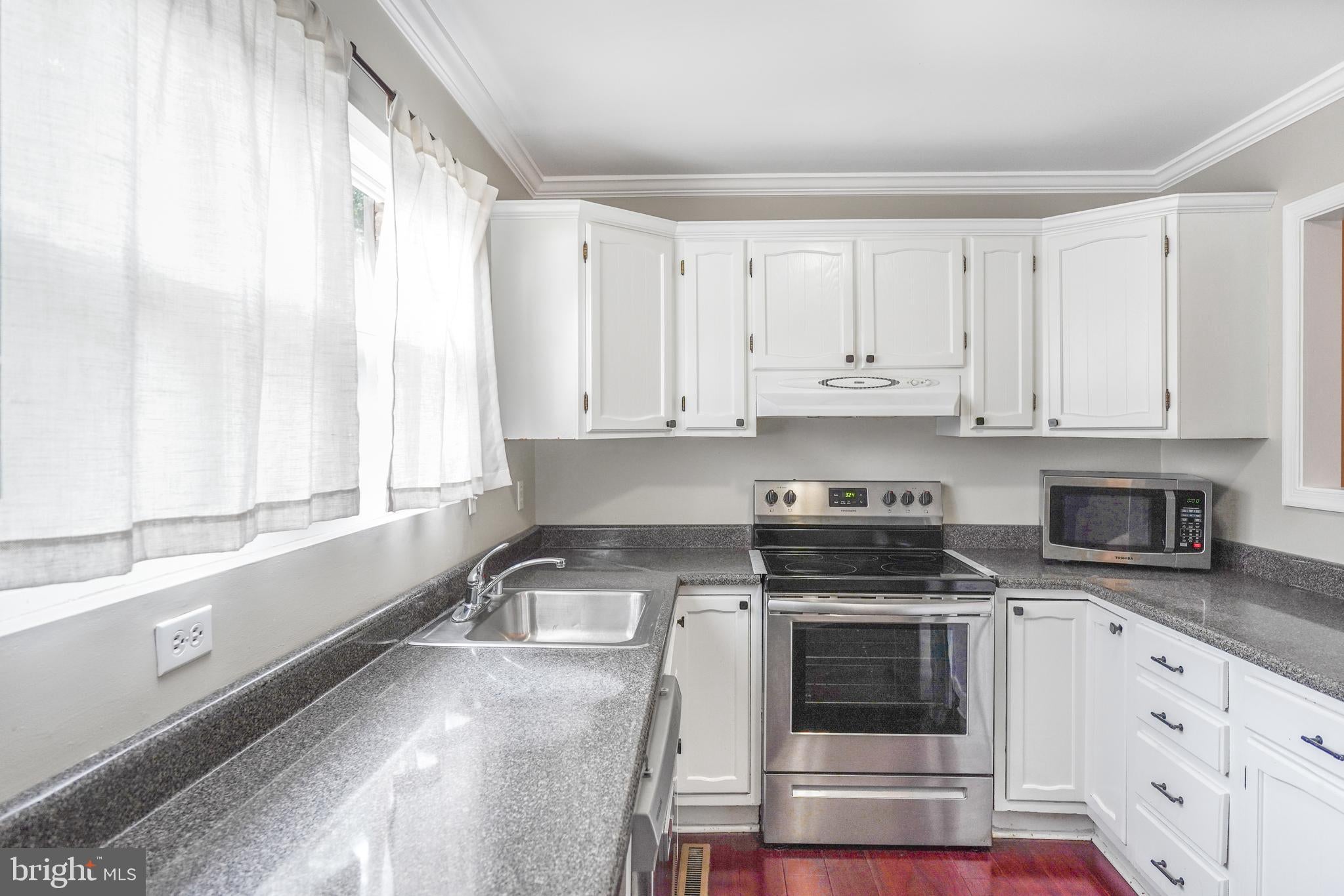 128 KINGS MILL DRIVE
