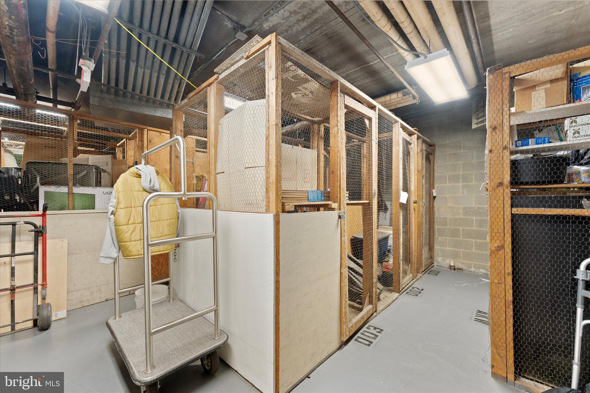 ALEXANDRIA KNOLLS - Residential