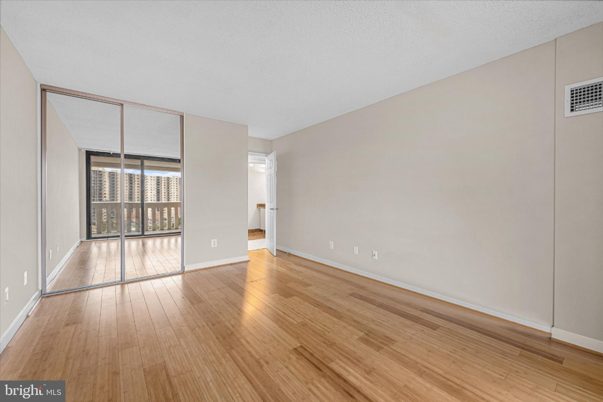 ALEXANDRIA KNOLLS - Residential