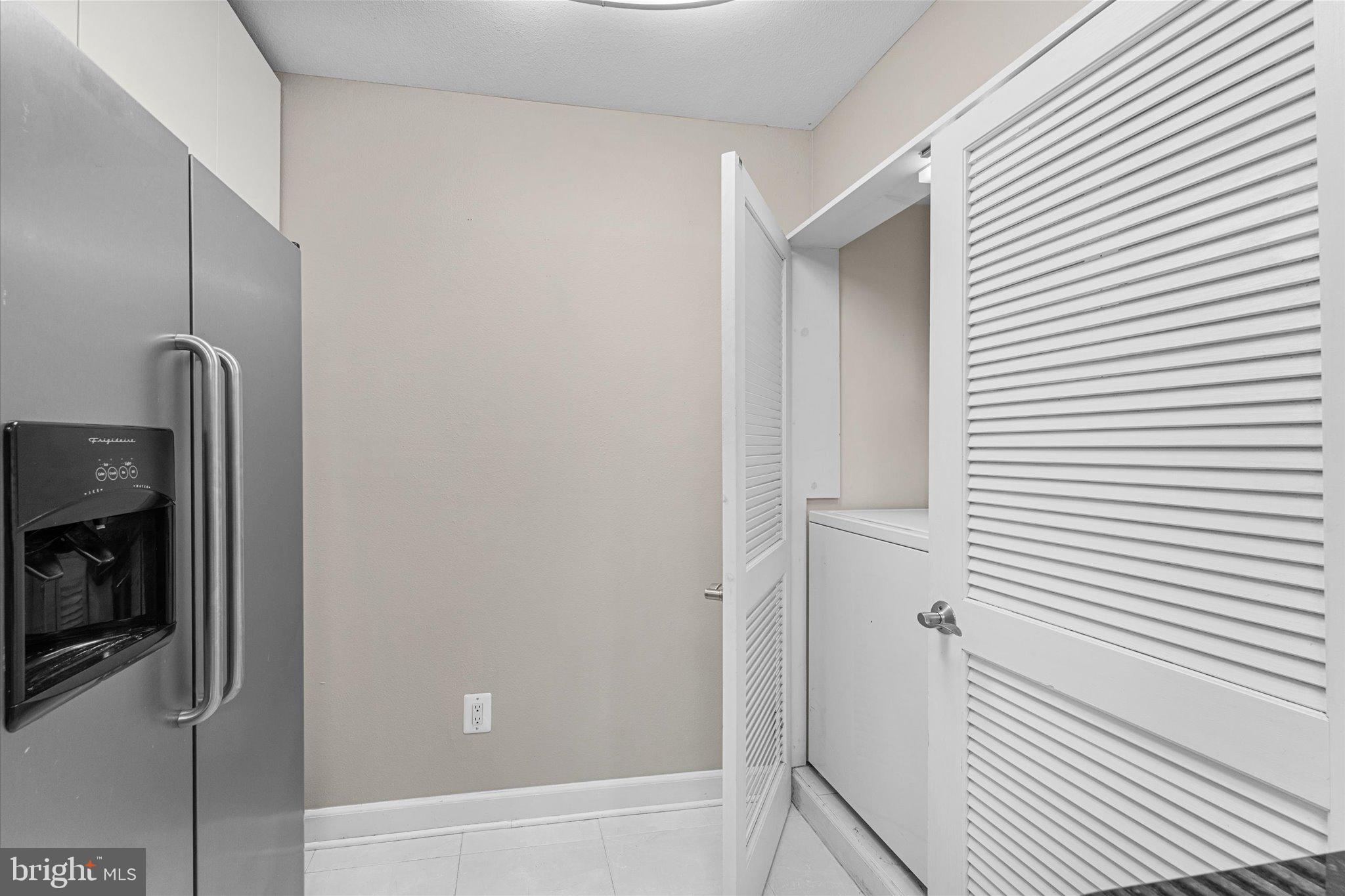 ALEXANDRIA KNOLLS - Residential