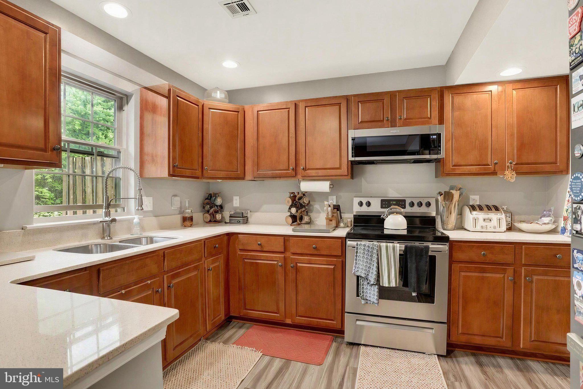 431 WAVERLY WOODS DRIVE