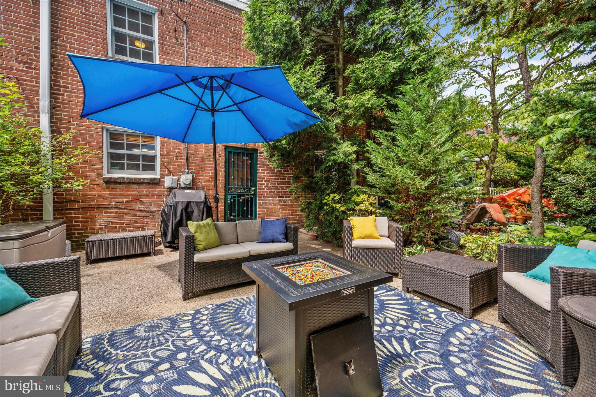 EAST FALLS - Residential