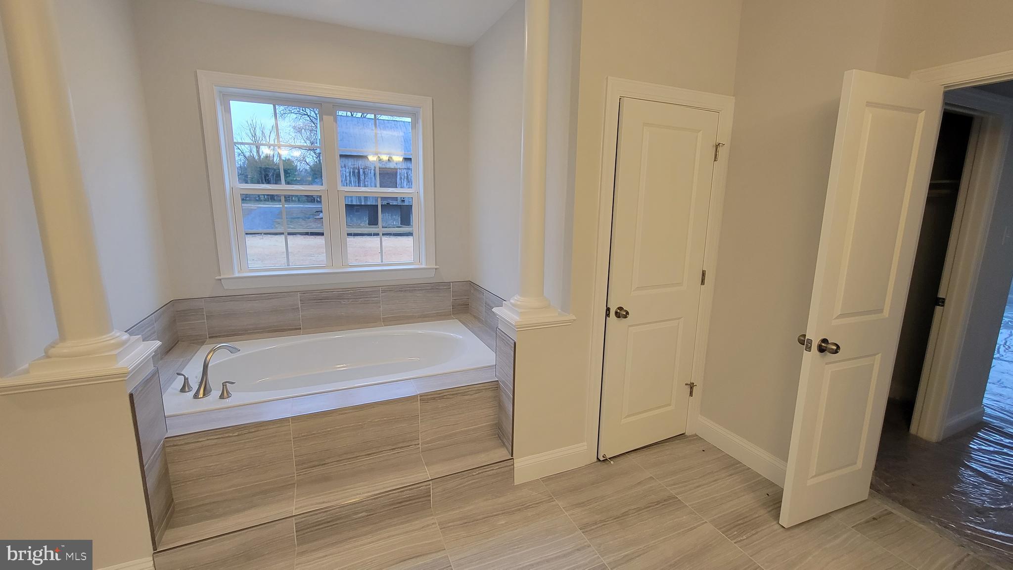 MCCANN ESTATES - Residential