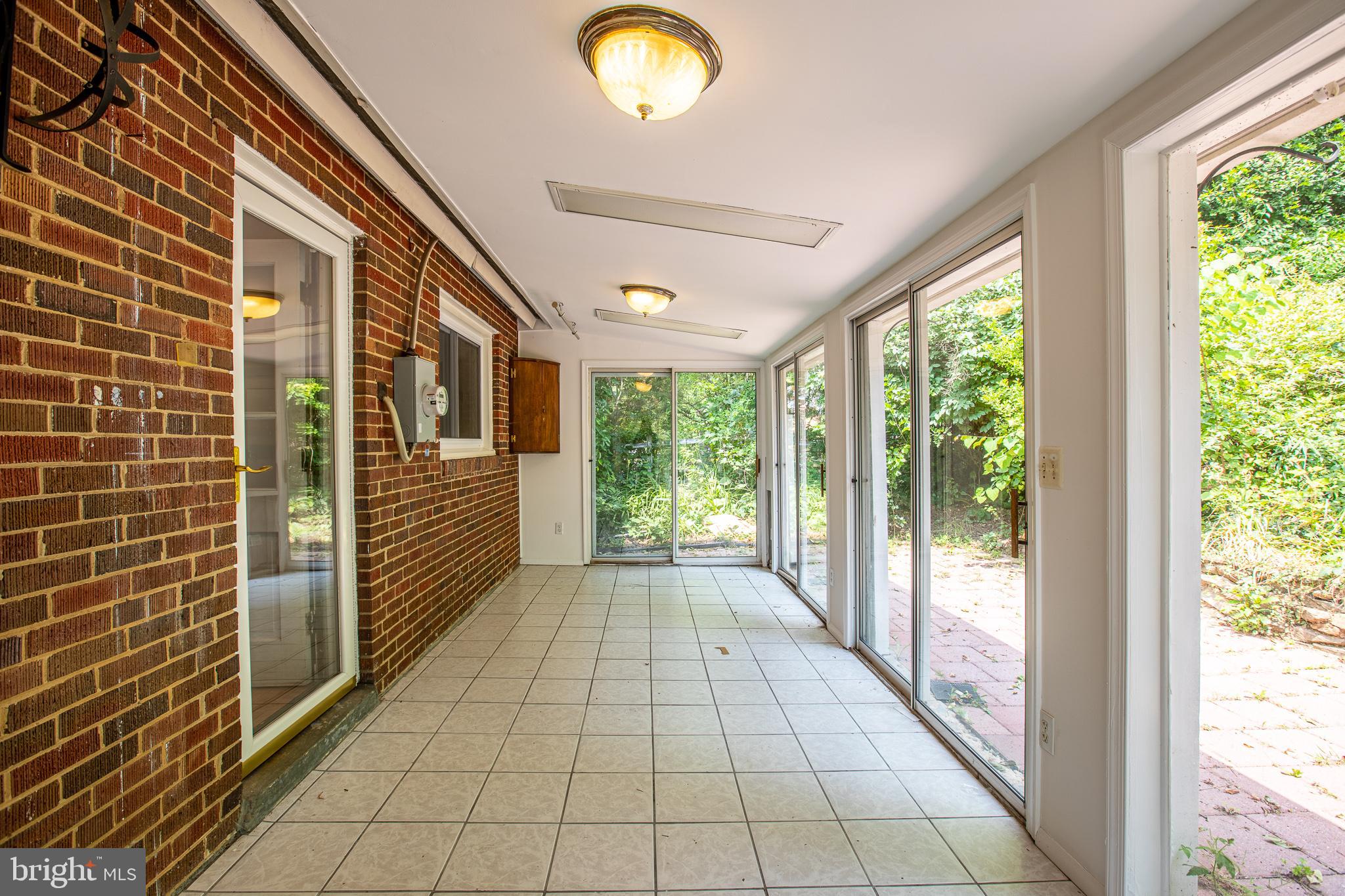 SILVER SPRING - Residential Lease