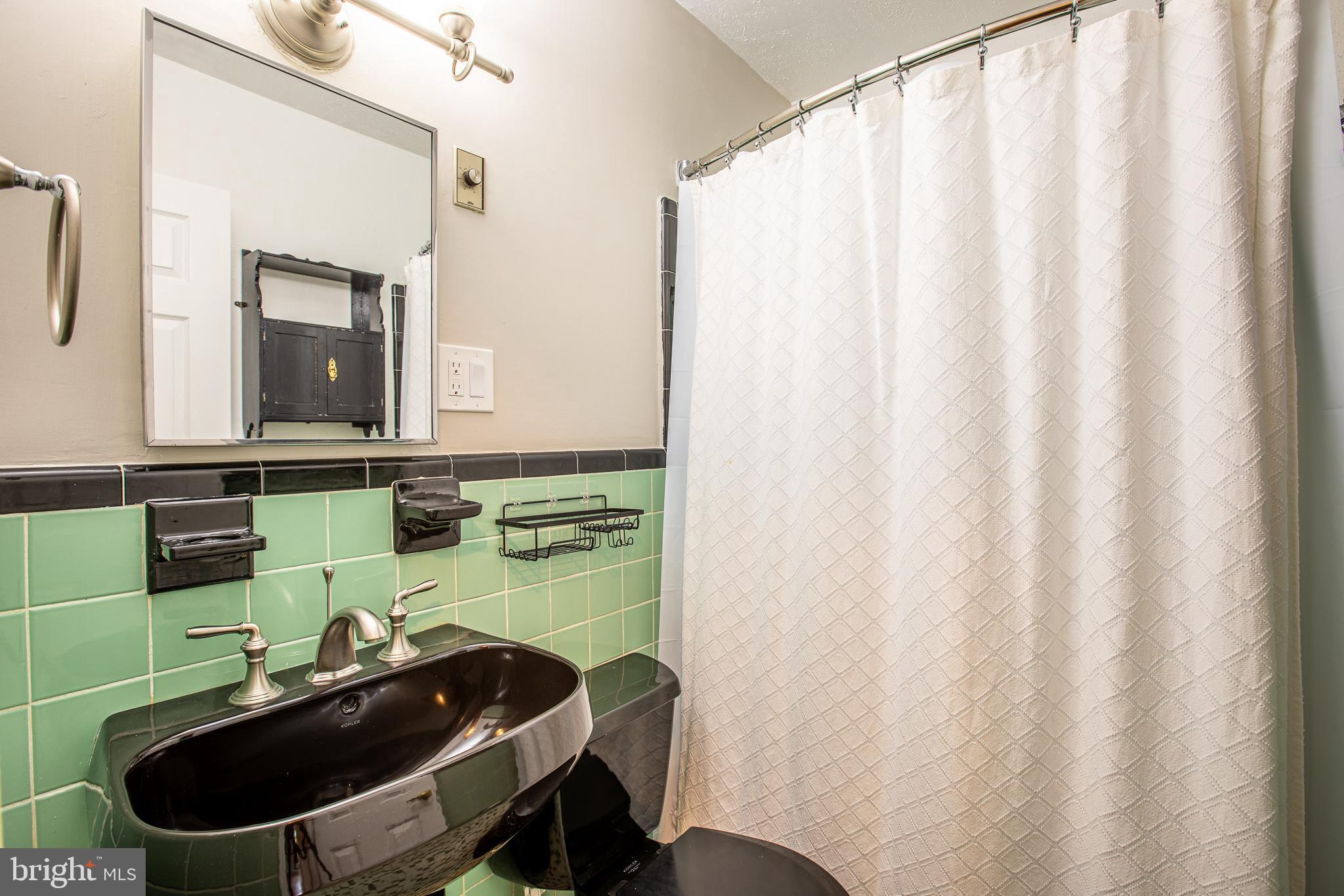 SILVER SPRING - Residential Lease