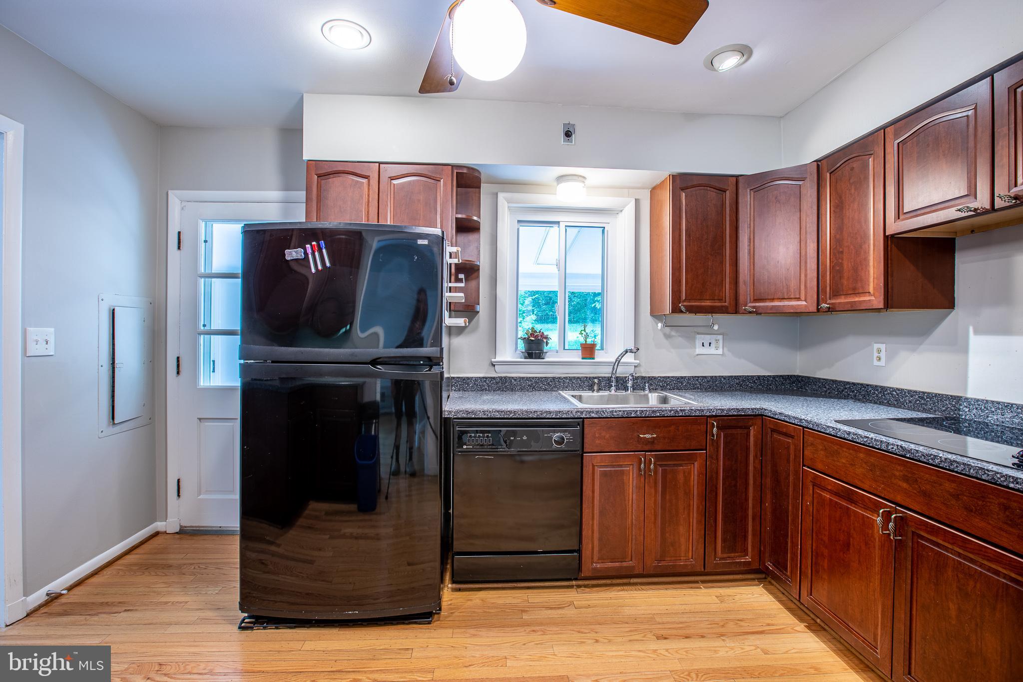 SILVER SPRING - Residential Lease