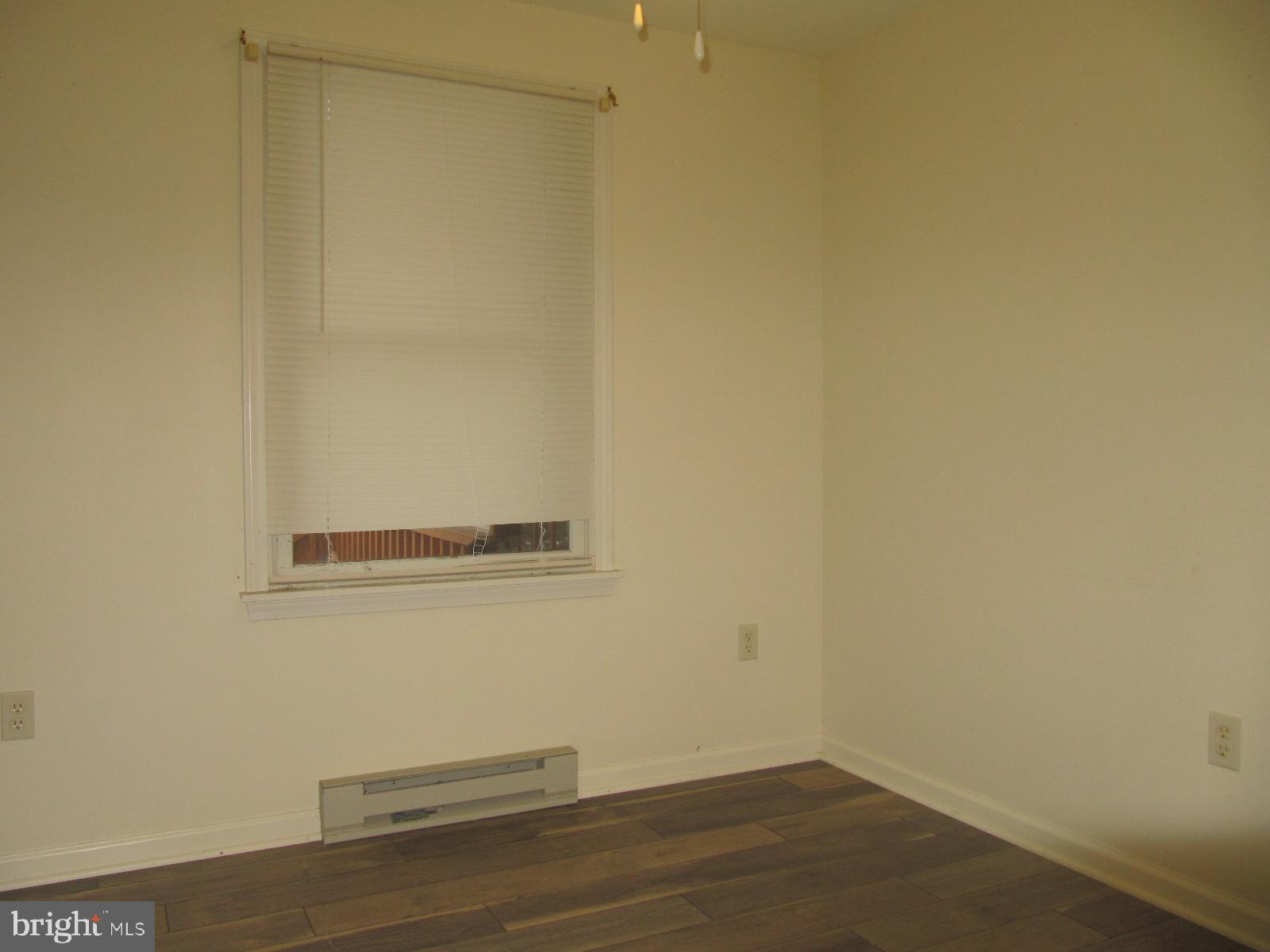 HOLLYWOOD ESTATES - Residential