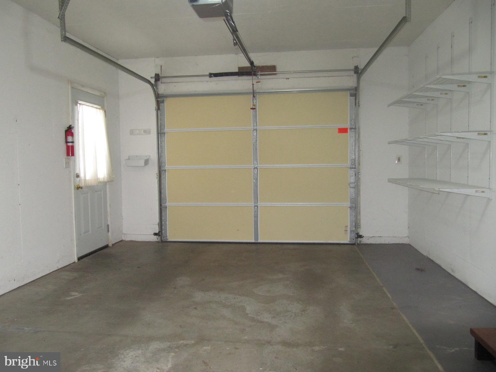 HOLLYWOOD ESTATES - Residential