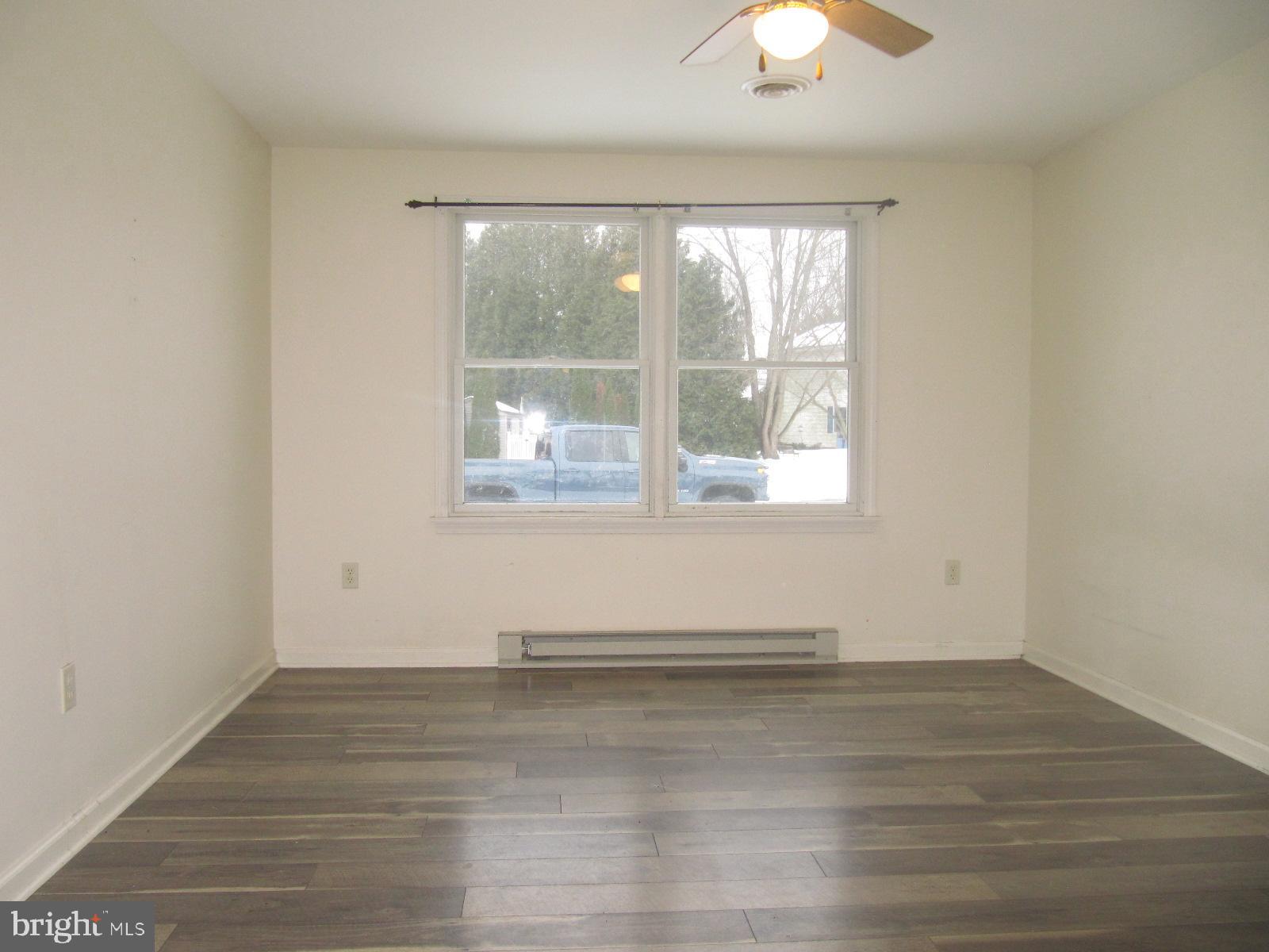 HOLLYWOOD ESTATES - Residential