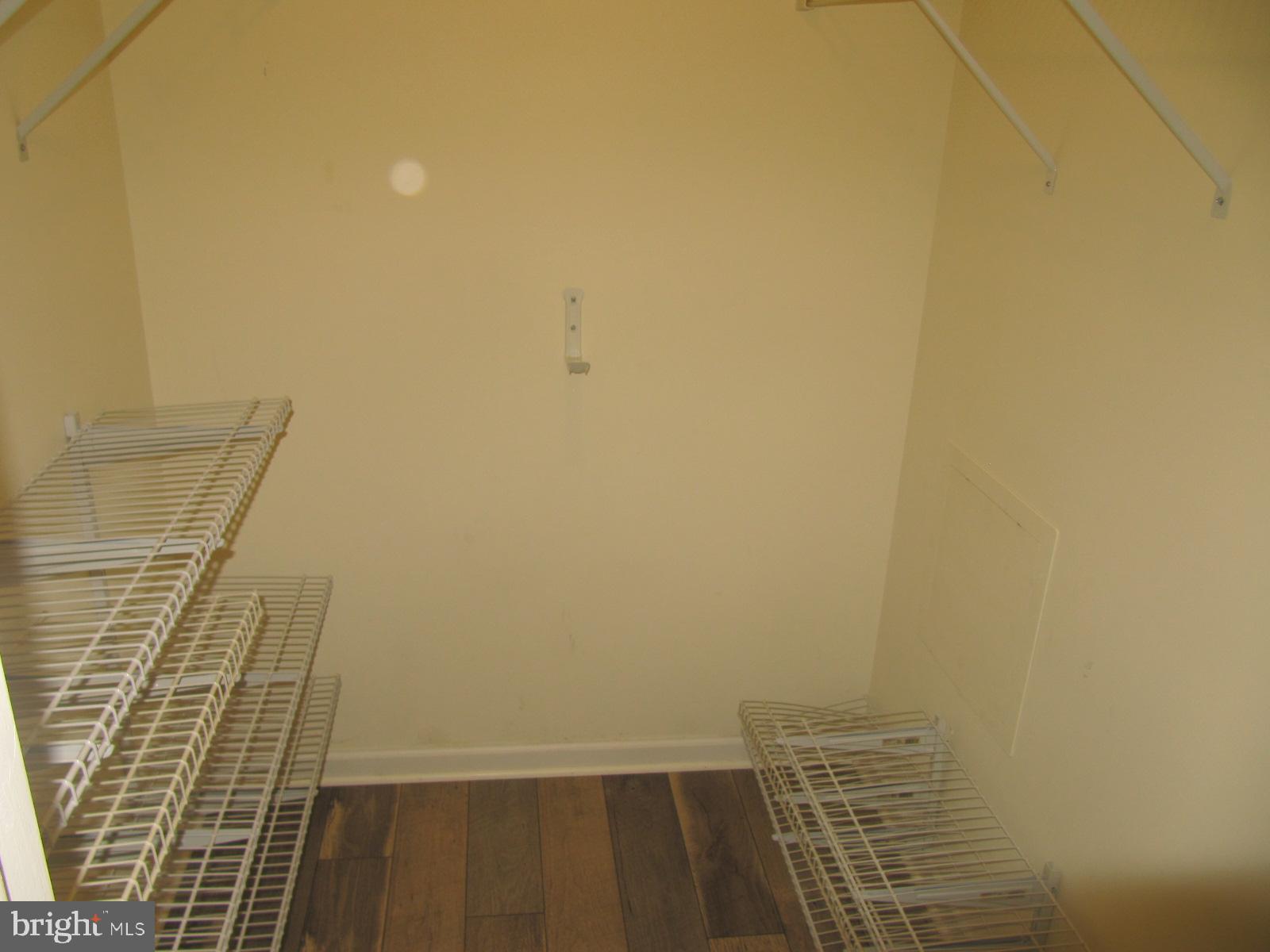 HOLLYWOOD ESTATES - Residential