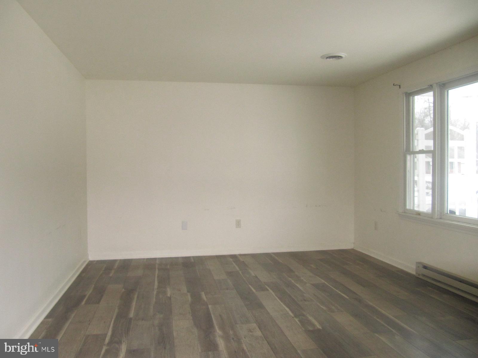 HOLLYWOOD ESTATES - Residential