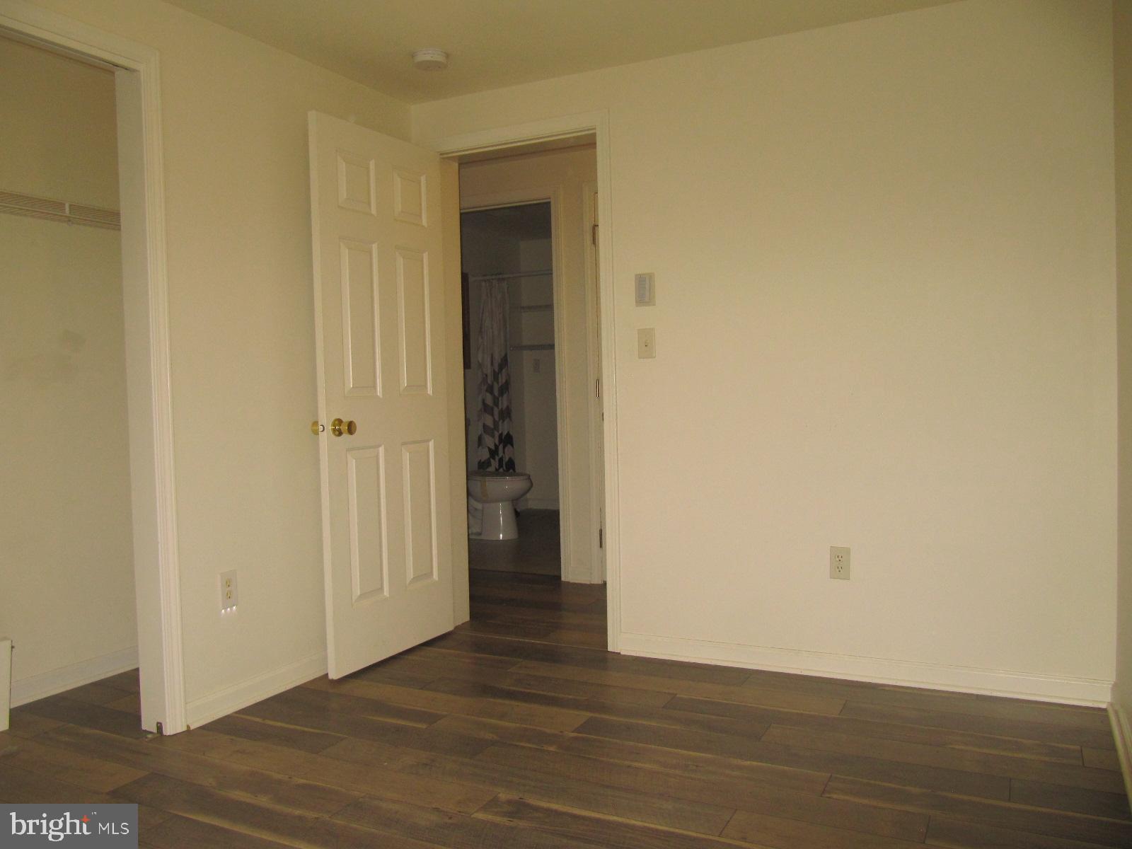 HOLLYWOOD ESTATES - Residential