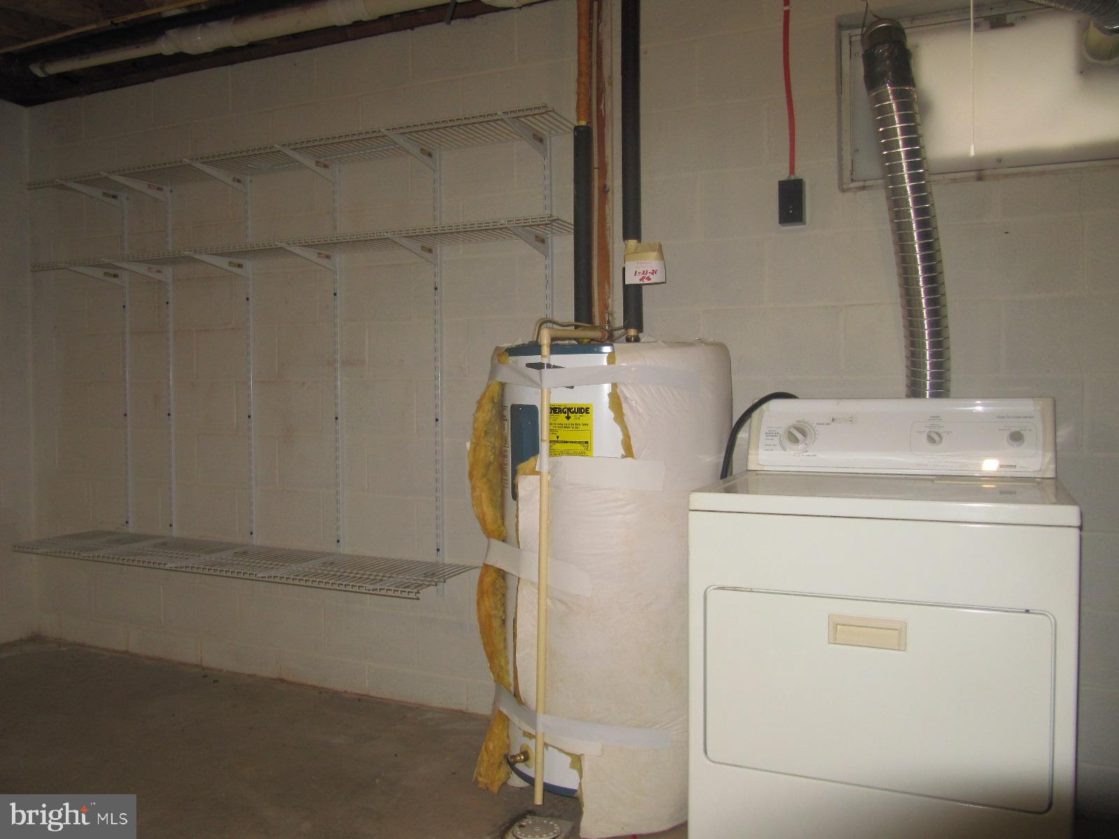 HOLLYWOOD ESTATES - Residential