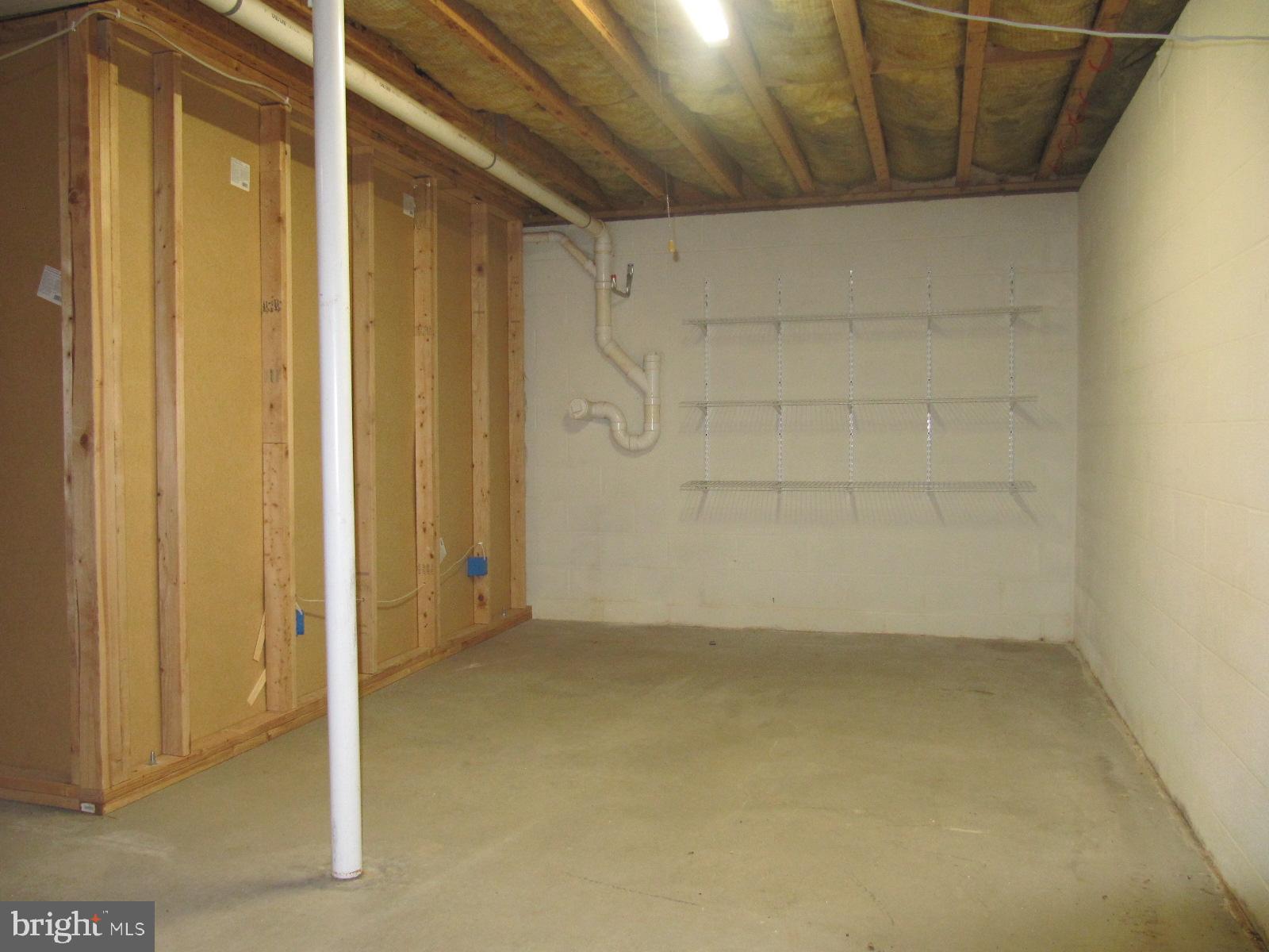 HOLLYWOOD ESTATES - Residential