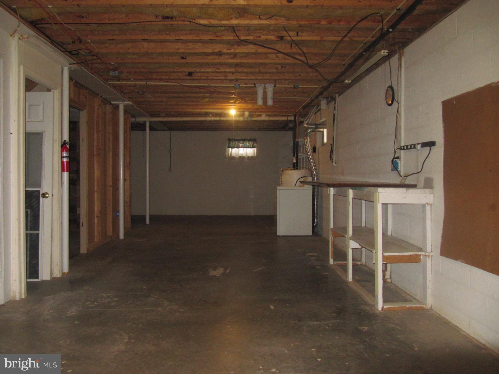 HOLLYWOOD ESTATES - Residential