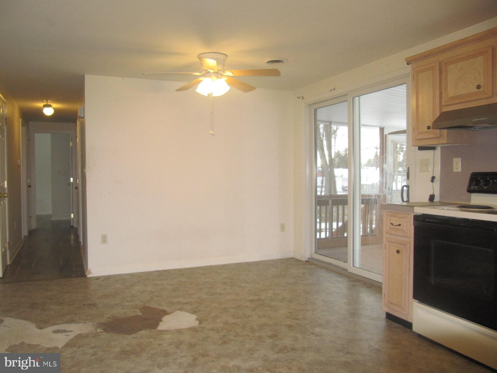 HOLLYWOOD ESTATES - Residential