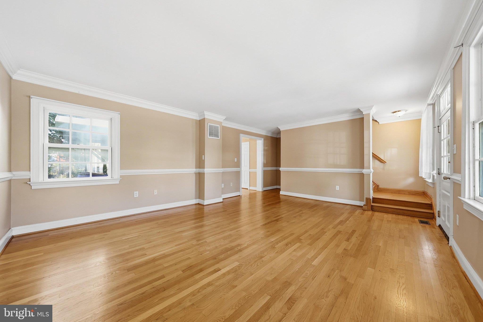28 E 4TH STREET